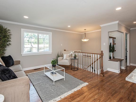 3rd image of 12548 Dawn Beth Dr