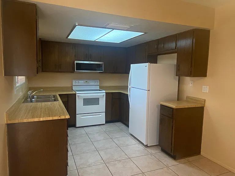 32 W Loma Vista Dr #104 — Photo 2