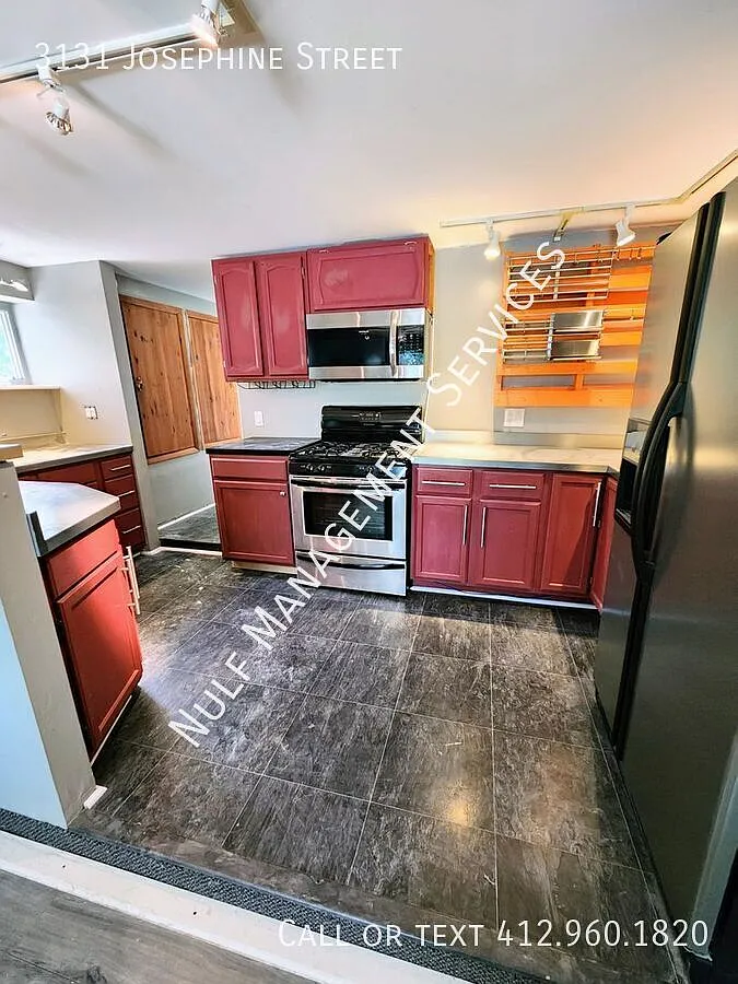 2 bed, 2 bath in South Side Slopes — Photo 1