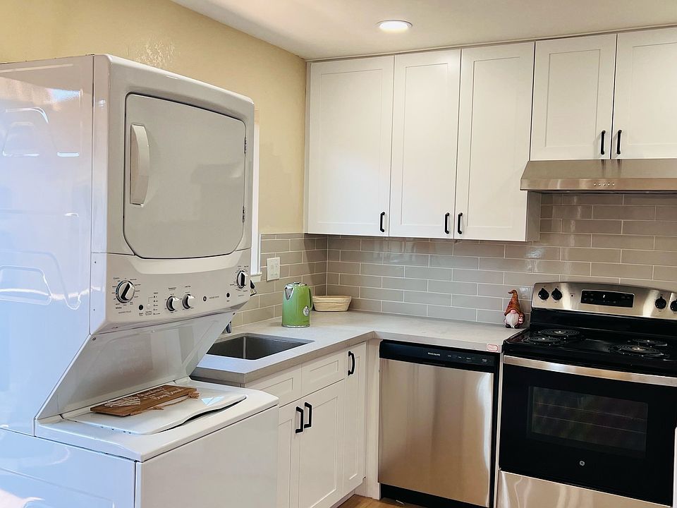 1st image of 1577 Pomeroy Ave APT 404