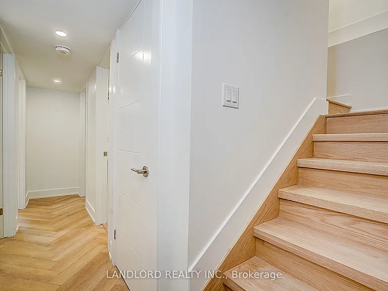 1146 Broadview Ave #4 — Photo 32