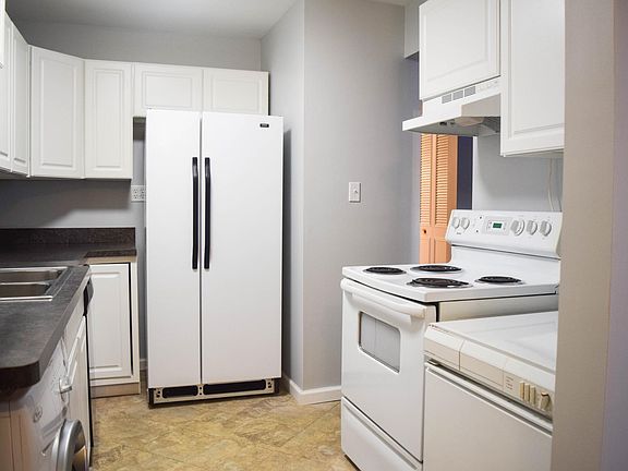 4th image of 1800 Colonial Village Way APT 2