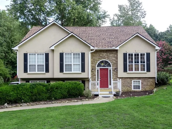 2520 Misty Hollow Ln, Cumming, GA 30040