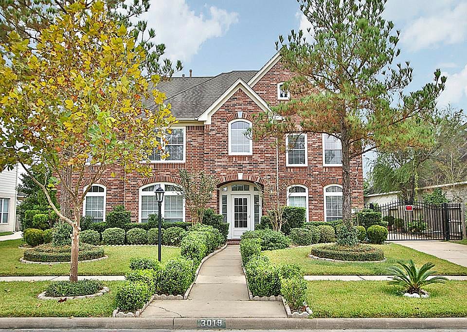 1st image of 3019 Barton Dr