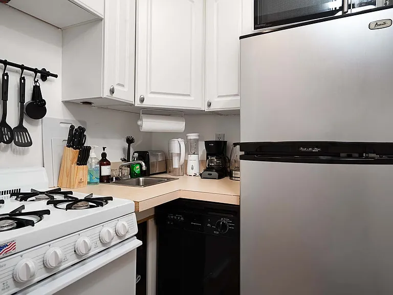 328 E 74th St #4B — Photo 4