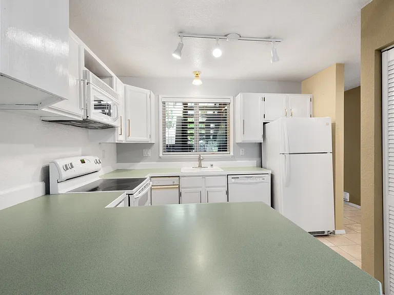 4202 Factoria Blvd SE #D1 — Photo 10
