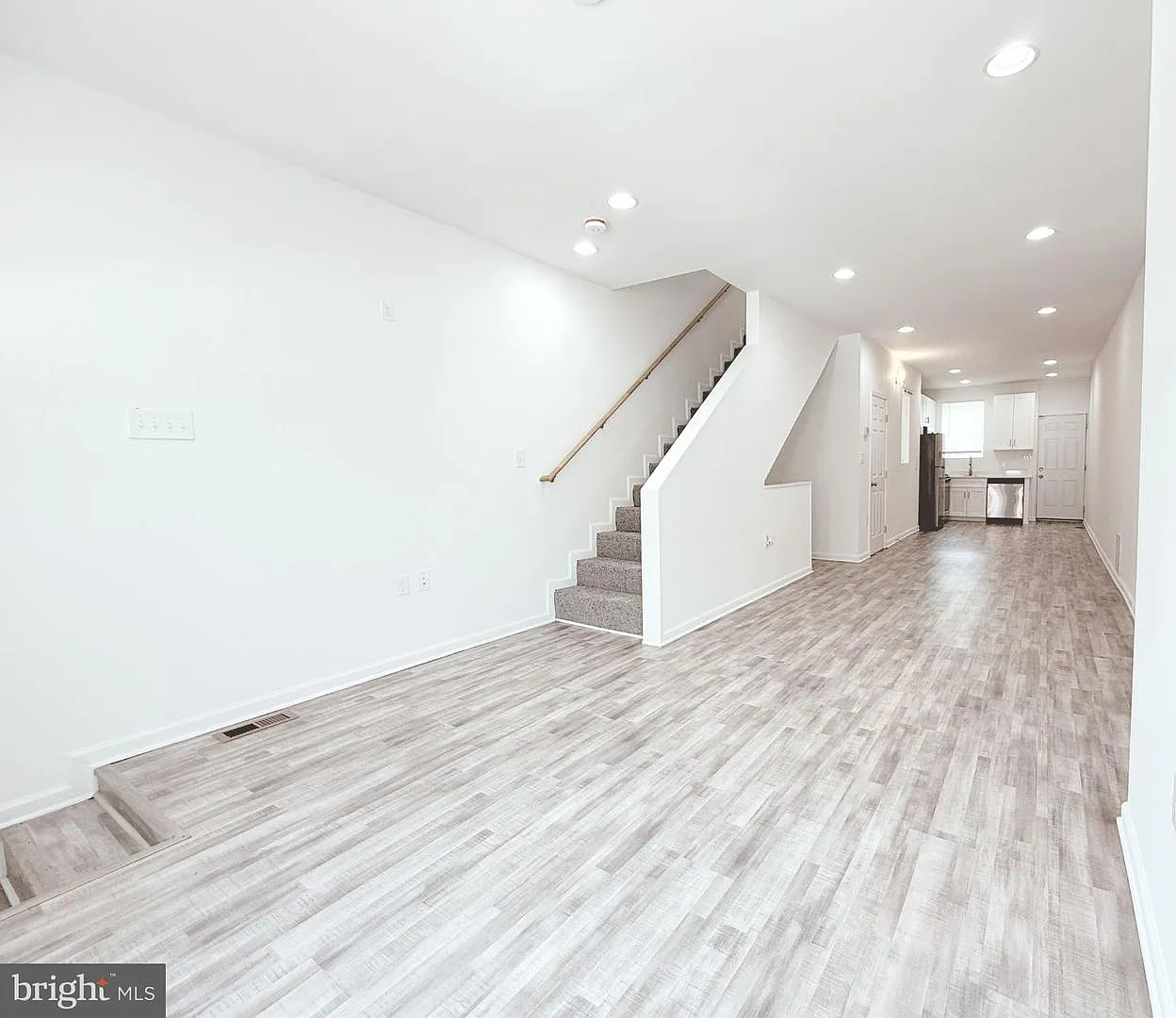2 bed, 1.5 bath, 1250 sqft, $1,695 — Photo 1