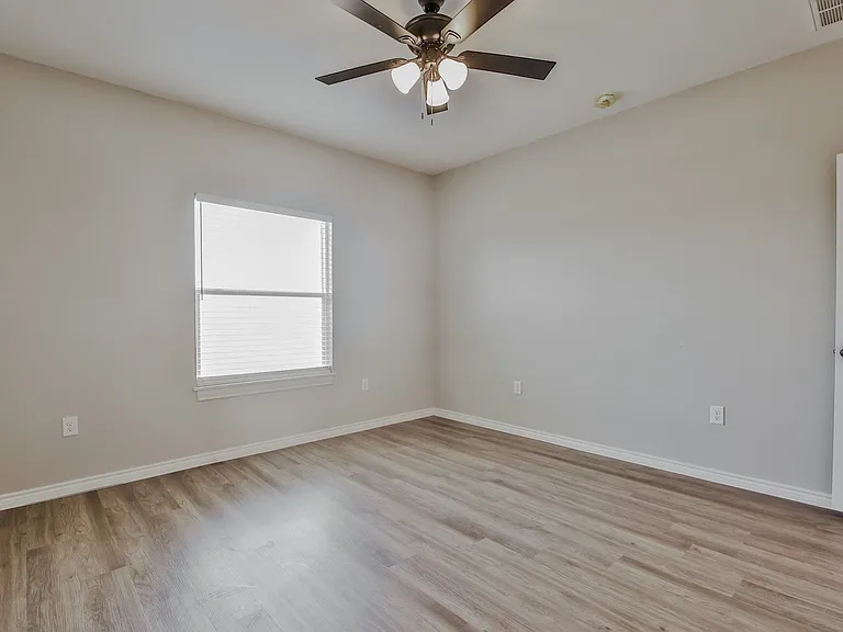 1313 Corpus Ave #B — Photo 27