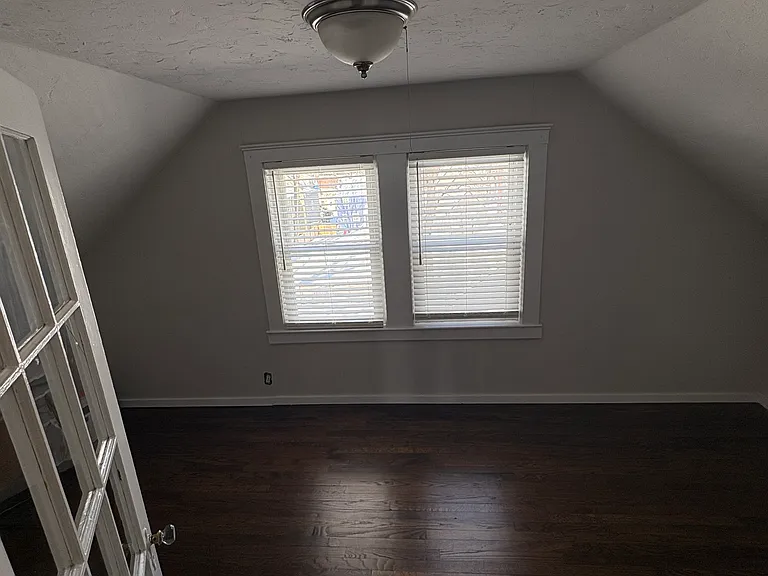 24-26 Warren Ave #1 — Photo 7