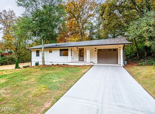 1216 SW Huntington Rd, Knoxville, TN 37919