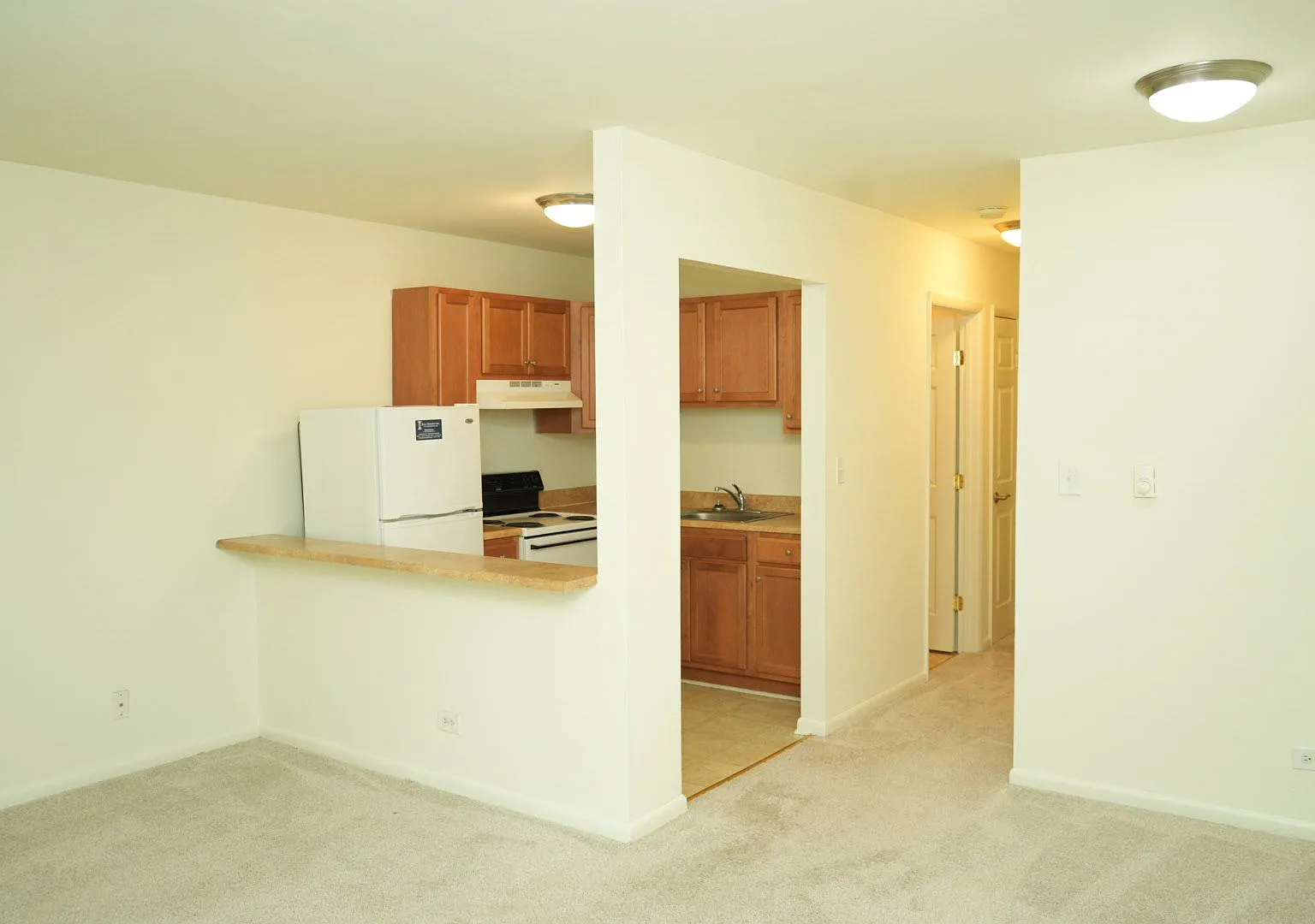 Lynnhaven Apartments — Photo 4