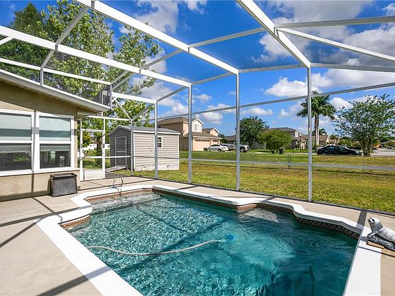 4th image of 1365 Wood Lake Cir
