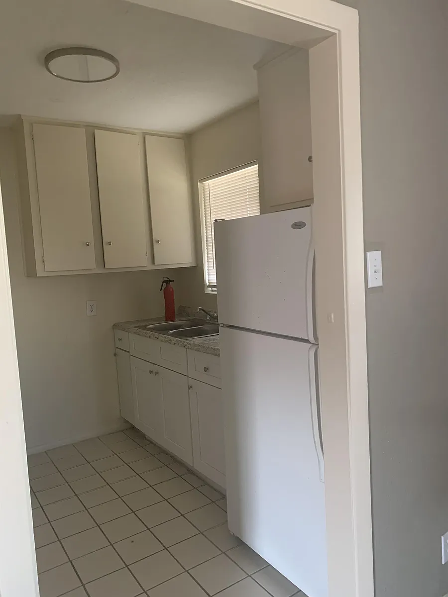 Building Photo - 5902 Ardmore St #17