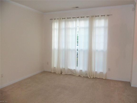 4th image of 634 Claire Ln