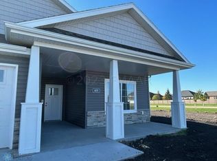 409 Westview Ln E, West Fargo, ND 58078