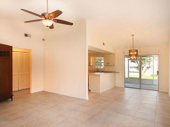 3rd image of 4133 Bayberry Dr