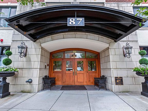 2nd image of 87 Railroad Pl APT 301