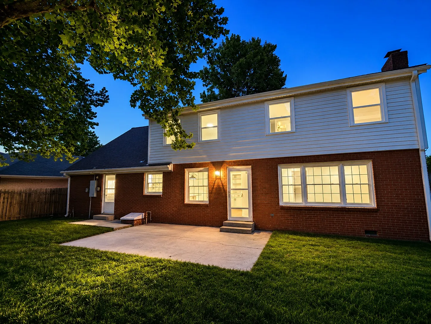 5 bed, 2398 sqft, $2,479 — Photo 2