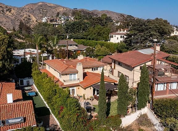 4th image of 234 Barnard Way