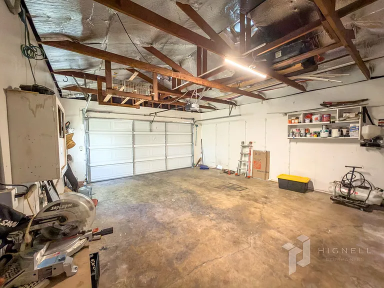 1094 Manzanita Ave — Photo 17