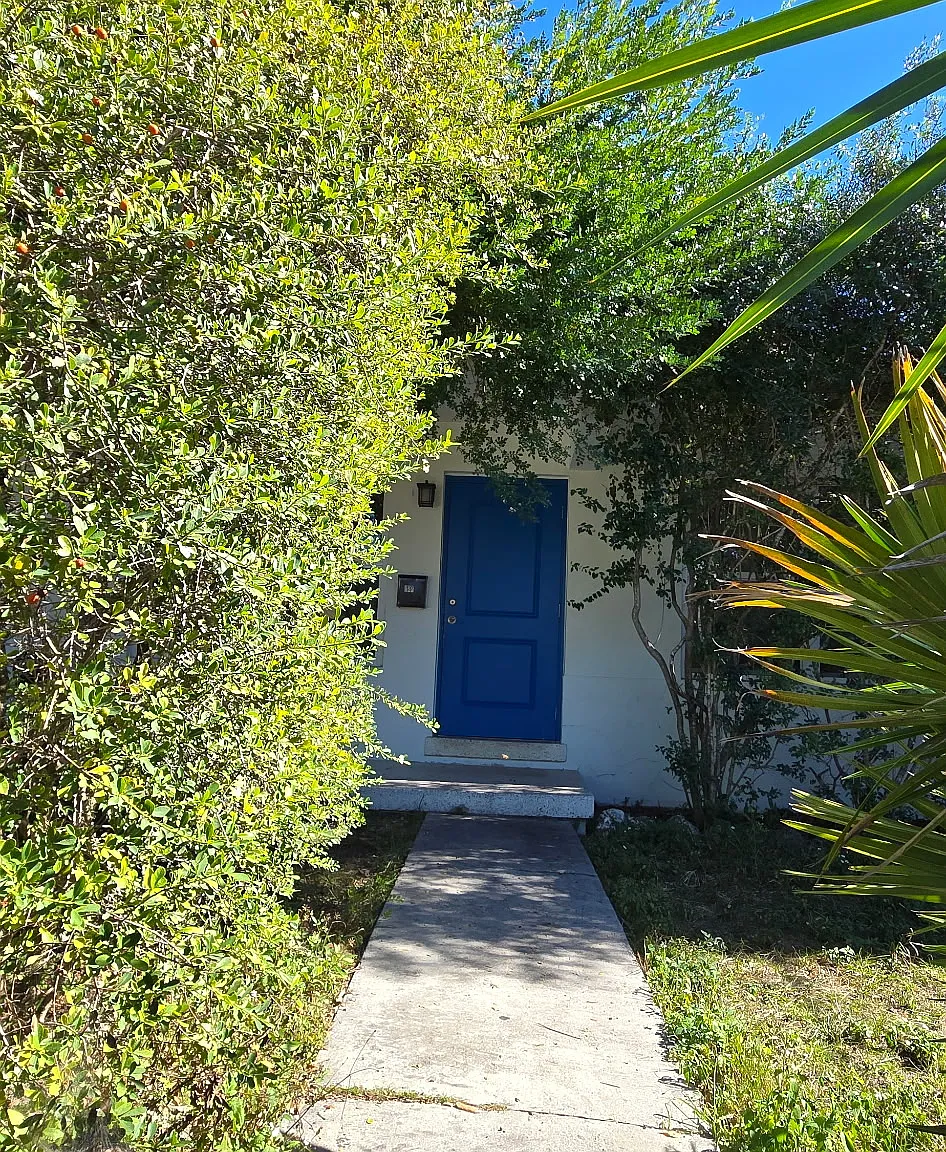 2 bed, 600 sqft, $2,200 — Photo 2