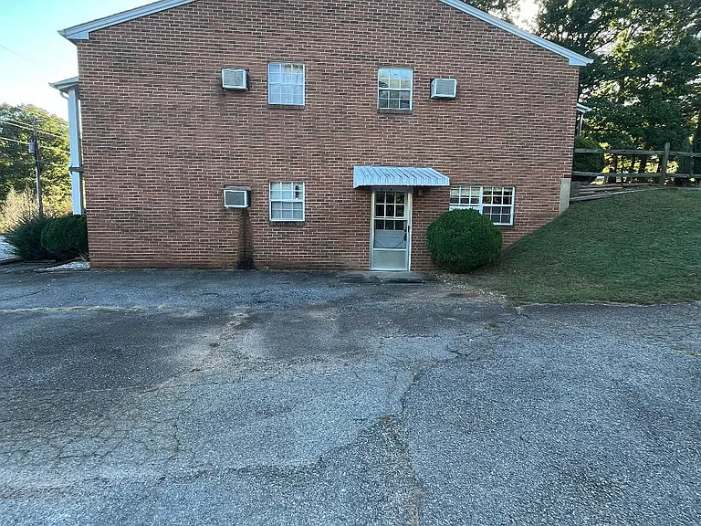 70 Franks Ct #4 — Photo 11