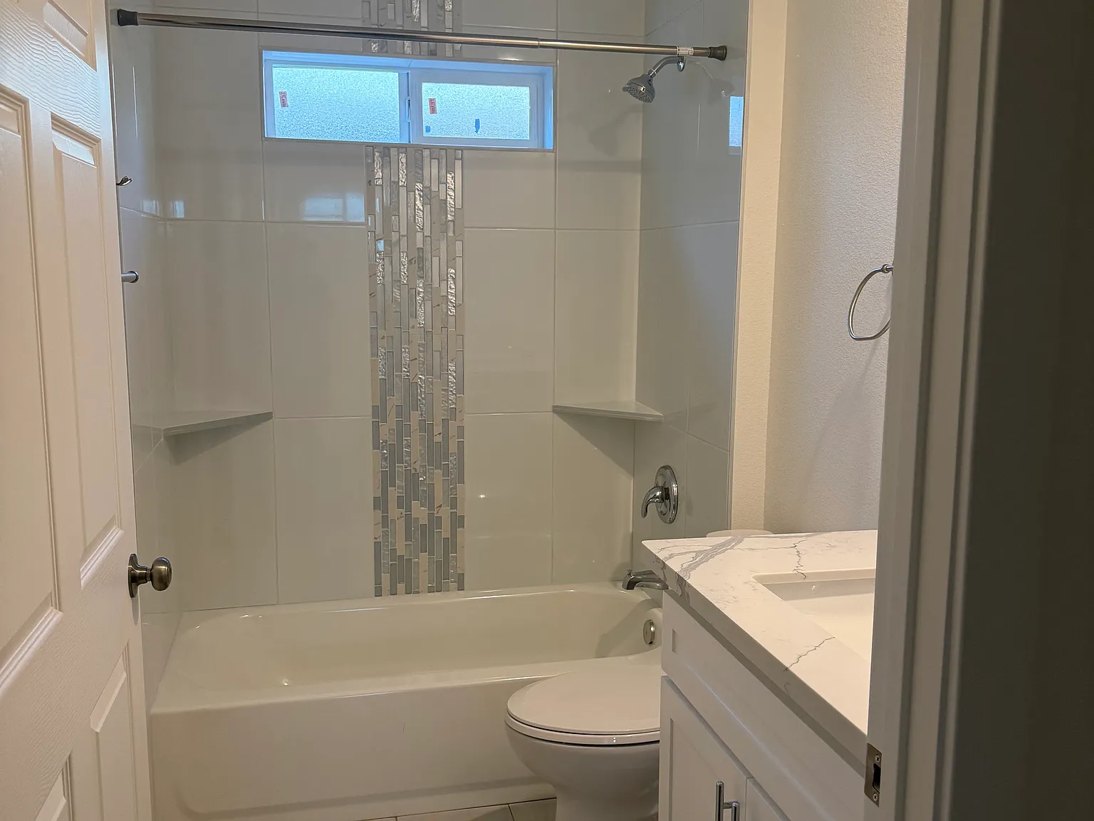3 bed, 1000 sqft, $2,700 — Photo 4