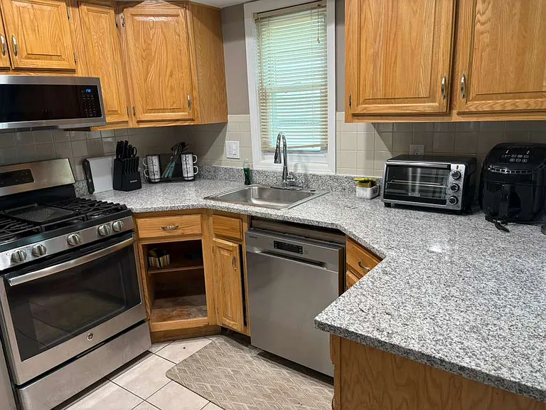 3320 Pencombe Pl — Photo 15