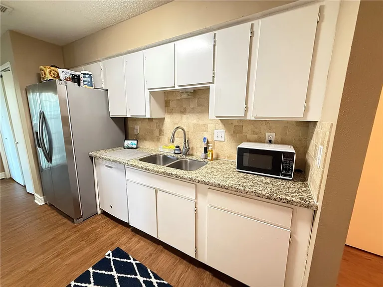 1609 Lemon Tree Ln — Photo 9