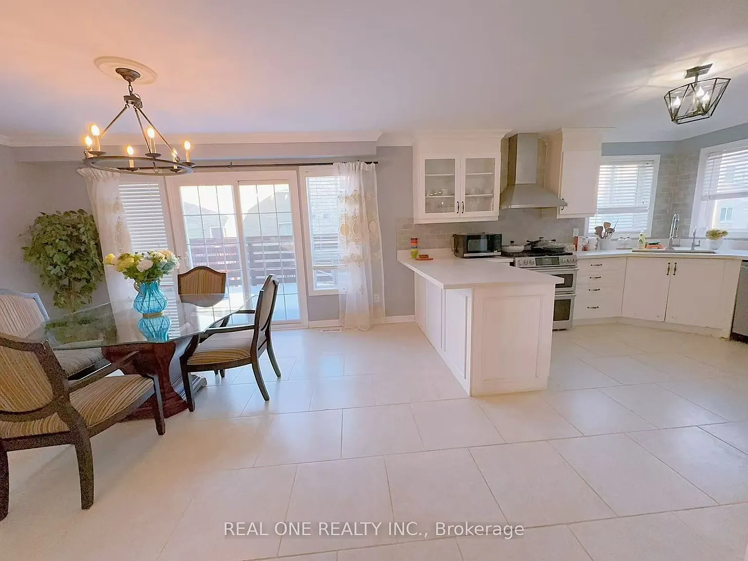 5 bed, $3,150 — Photo 3