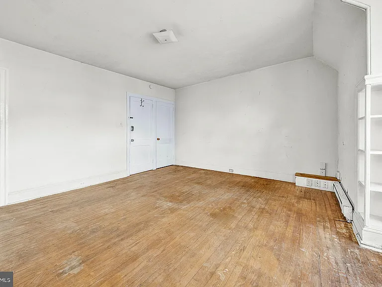 1020 W Main St — Photo 8