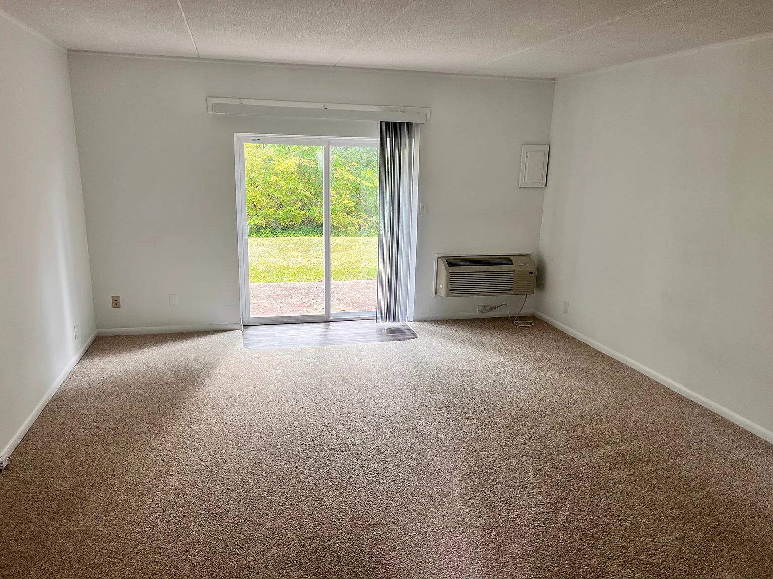 1 bed, 925 sqft, $875 — Photo 2