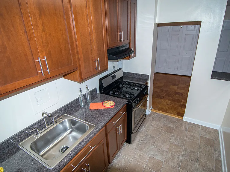 Steward Tower Apartments — Photo 56