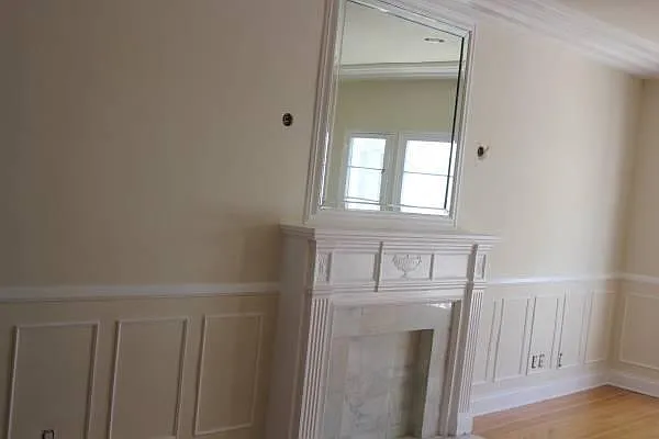 9945 Robbins Dr — Photo 3