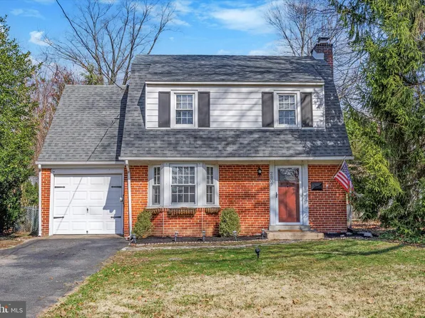 2307 Franklin Ave, Secane, PA 19018
