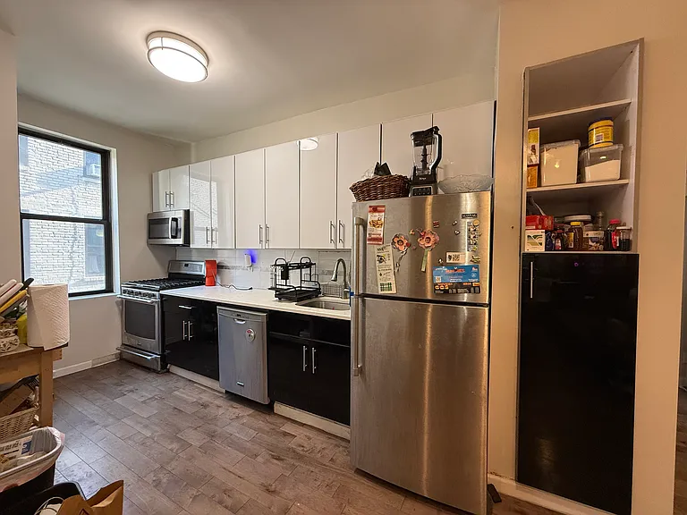240 Crown St #4J — Photo 2