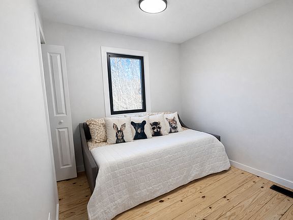 4th image of 137 Luther Rd