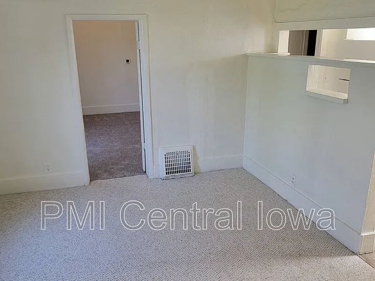 2220 E Walnut St #3 — Photo 12