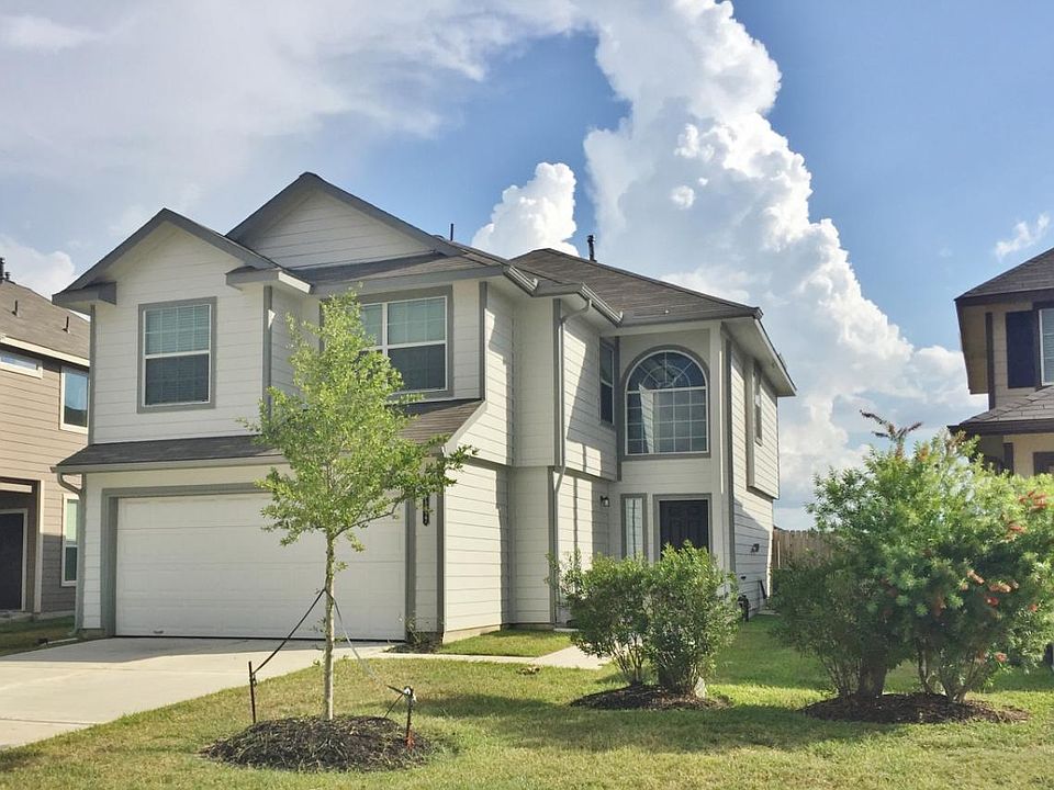 1st image of 19427 Plantation Maple Dr