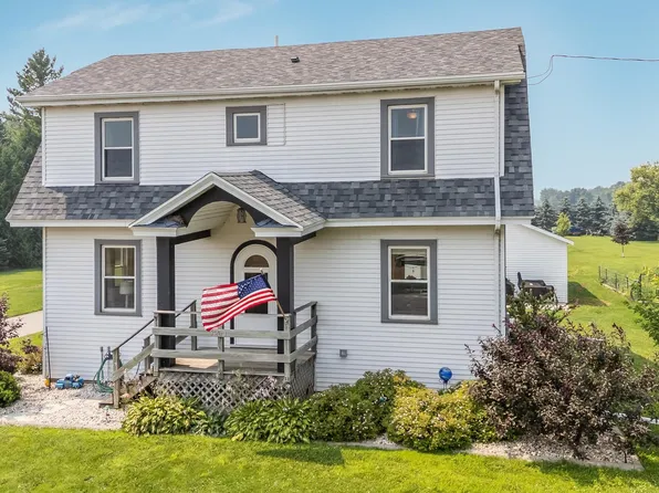 5261 County Road T, Oshkosh, WI 54904