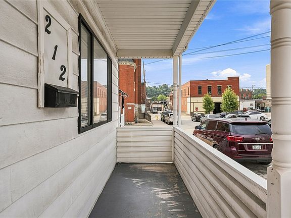 3rd image of 212 8th St