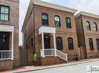 411 E Perry St, Savannah, GA 31401