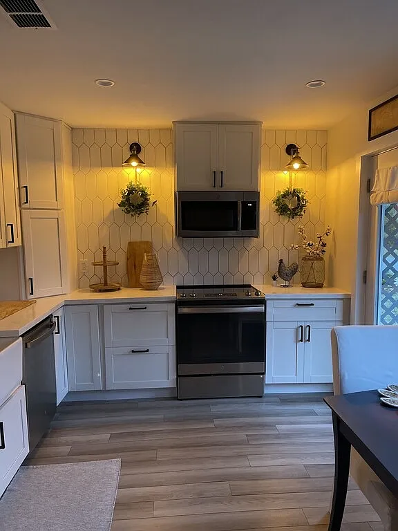 2 bed, 820 sqft, $2,200 — Photo 4