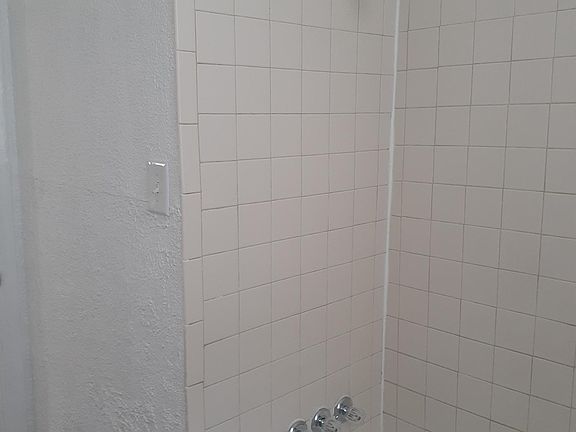 3rd image of 17 9th Ave NW APT D