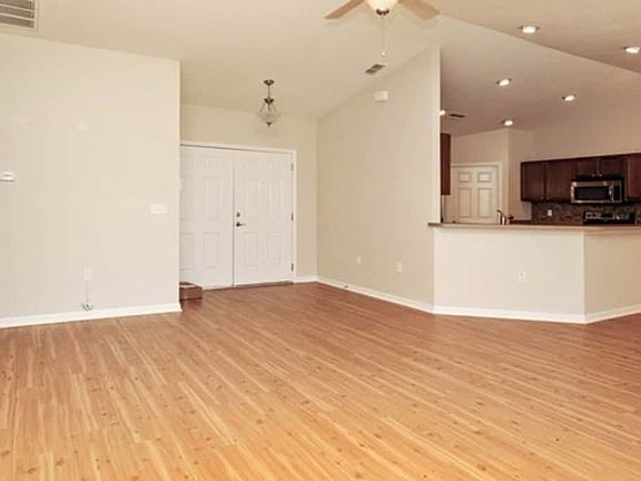 2nd image of 925 Princeton Manor Ln