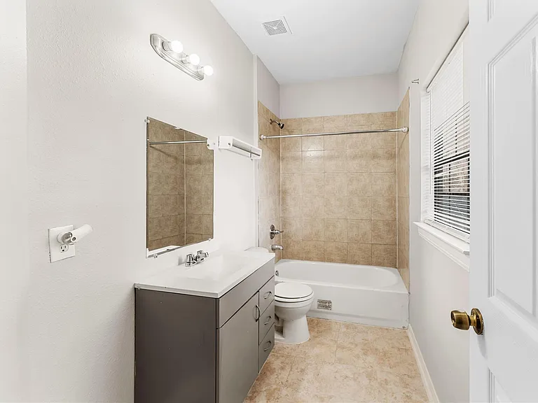 9610 Buffum St #B — Photo 23