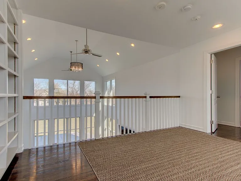 28 Fairbanks Ct — Photo 18