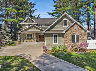 2910 N Wilson Dr, Sanford, MI 48657