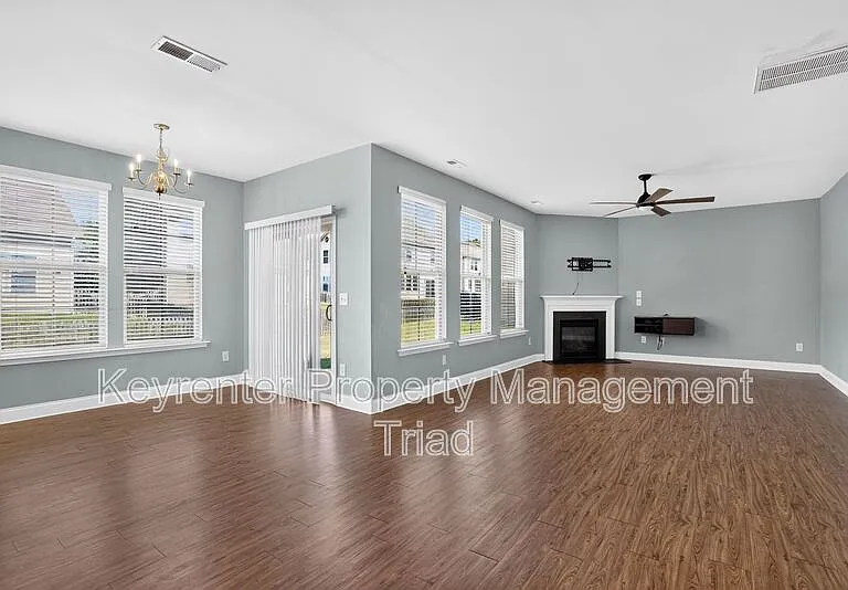 504 Eagles Way — Photo 11