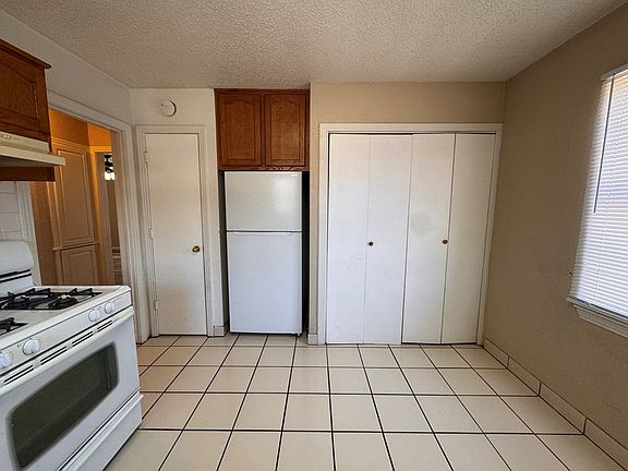 5th image of 2601 Roosevelt Ave #A